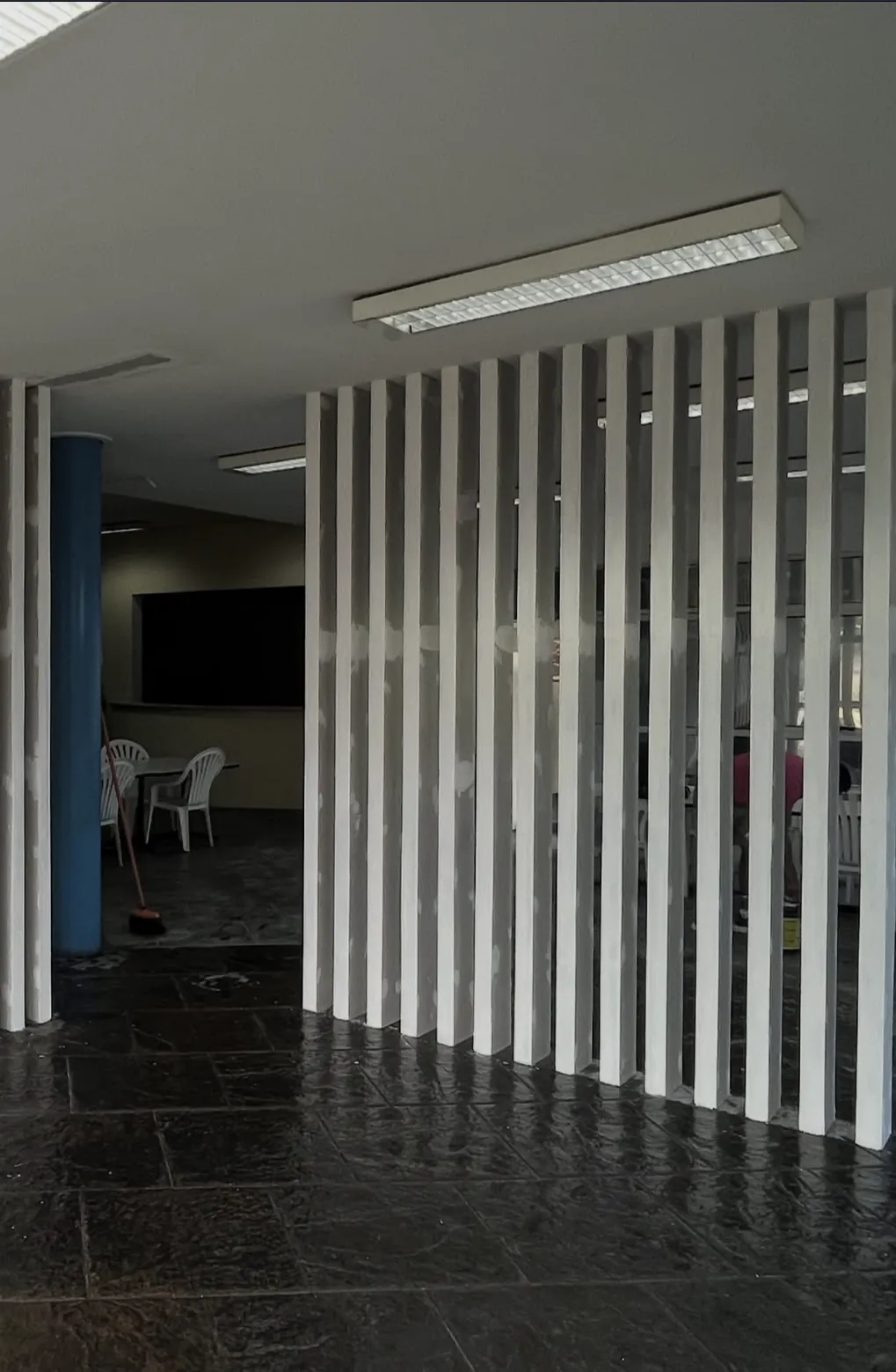 Parede de drywall ripada